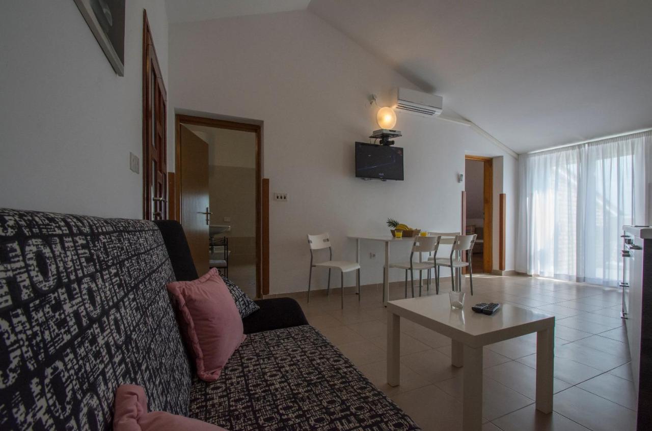 Apartments Sabina - 100M From Sea Crikvenica Eksteriør bilde