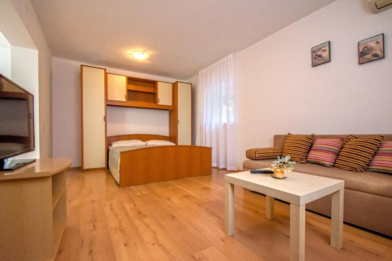 Apartments Sabina - 100M From Sea Crikvenica Eksteriør bilde